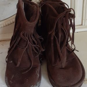 Boots it ain't winter so I'm selling them